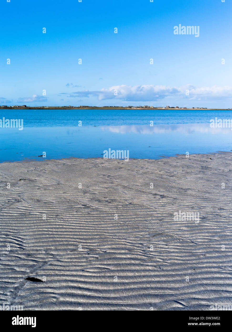 dh Cata Sand SANDAY ORKNEY Beach Sand Muster Gezeitenmeer Flache sandige Bucht Stockfoto