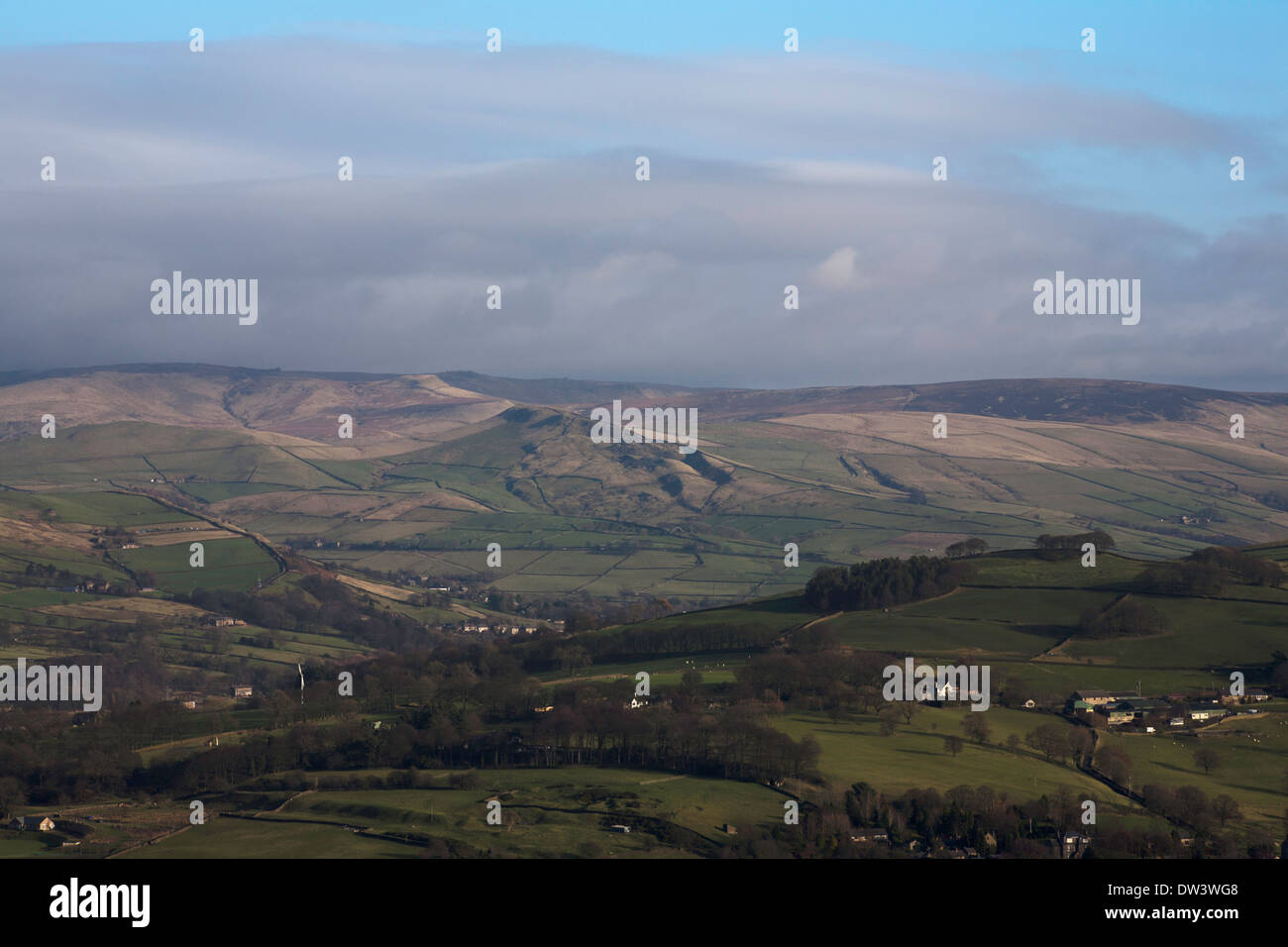 Chinley Churn Cracken Rand und South Head mit Kinder Scout im Hintergrund von Taxal Kante oben Whaley Bridge Derbyshire Stockfoto