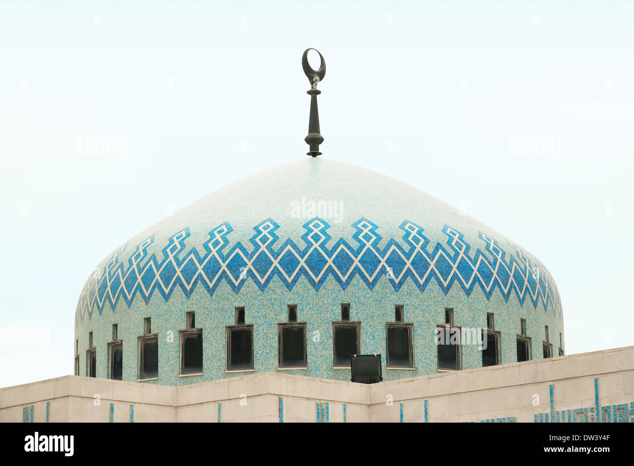 Kuppel der islamischen Moschee in Amman, Jordanien. König Abdullah I Moschee blau. Stockfoto