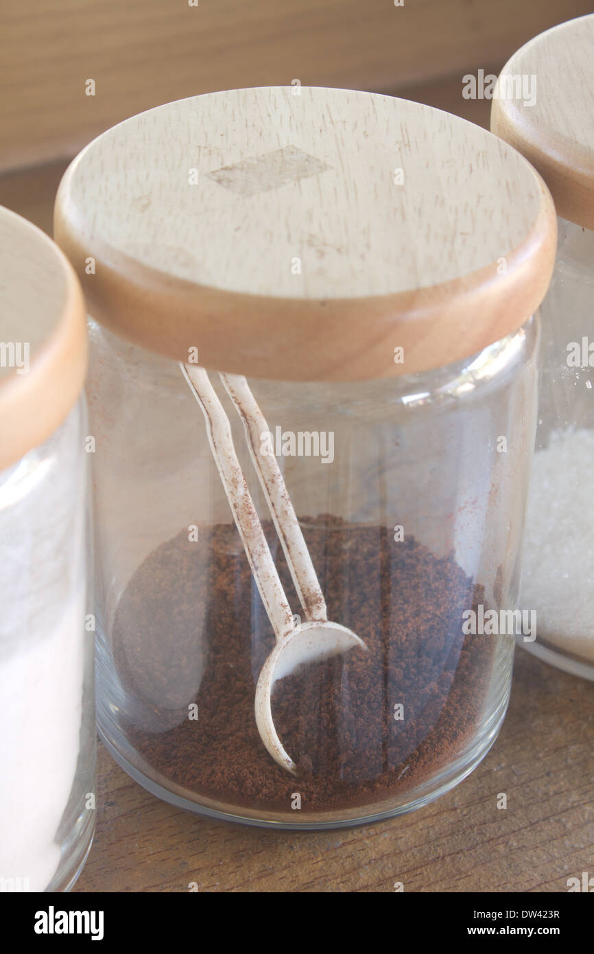 Kaffee in Gläsern auf alte hölzerne Stockfoto