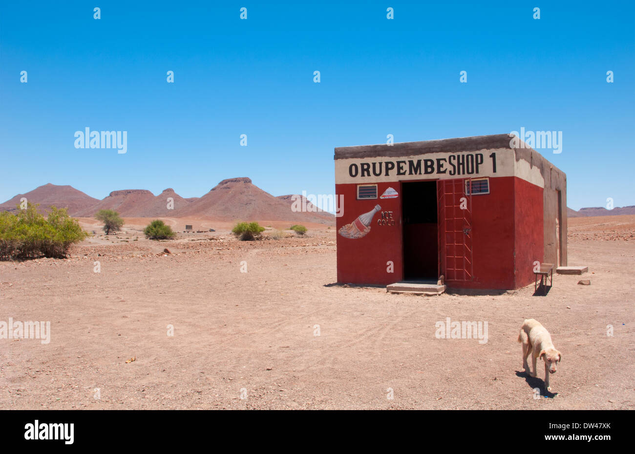 Namibia Afrika Northern Wüste entfernten Filiale in winzigen Stadt Orupembe mitten im nirgendwo in verlassenen land Hartmann-Tal Stockfoto