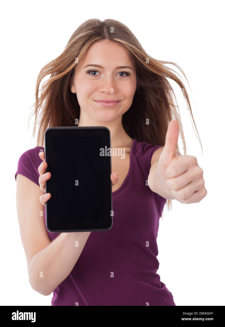 Junge Frau zeigt eine elektronische Tablet und haben eine positive Geste Stockfoto