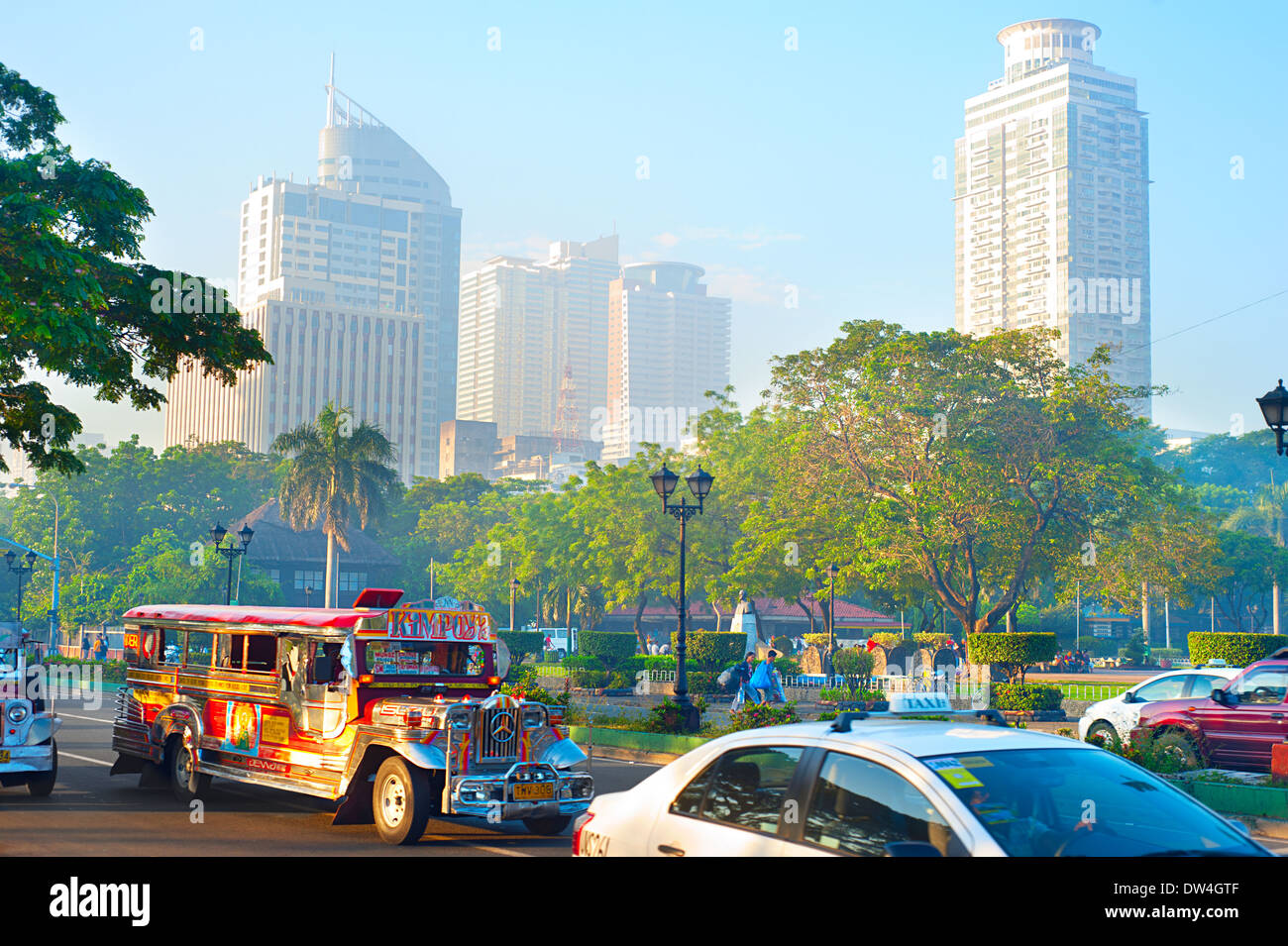 Morgen-Verkehr auf der Straße in Manila, Philippinen. Stockfoto