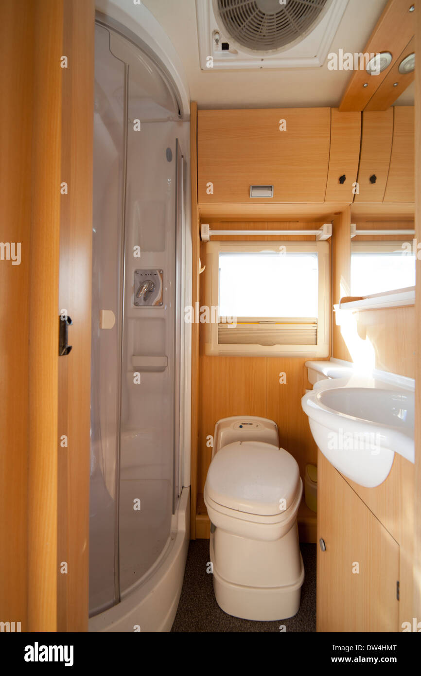 Camper van Badezimmer Interieur Stockfoto, Bild: 67099224 - Alamy Camper van Badezimmer Interieur Stockfoto, Bild: 67099224 - Alamy