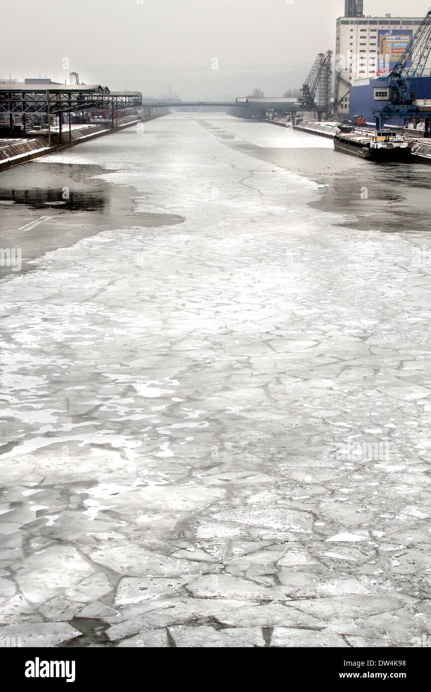 Eisigen Stuttgart Hafen, Deutschland, 8. Februar 2012. Stockfoto