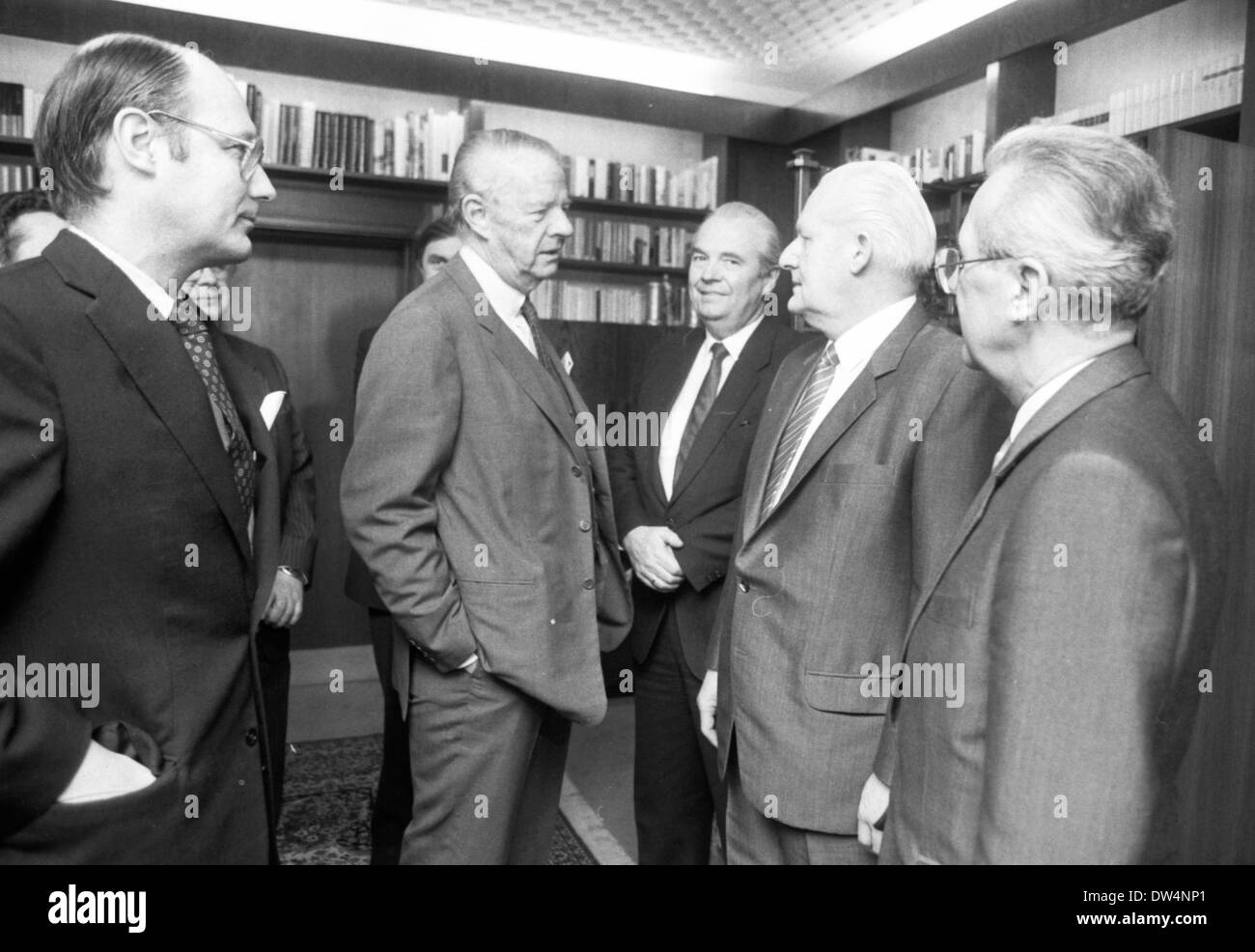 Der Besuch der SED Wirtschaftsexperten Günther Mittagessen im Jahr 1986 mit Vertretern der Regierung und Geschäft mit Helmut Kohl, Martin Bangemann und Otto Wolff von Amerongen diente auch den Besuch von Erich Honecker Vorbereitung |. Stockfoto