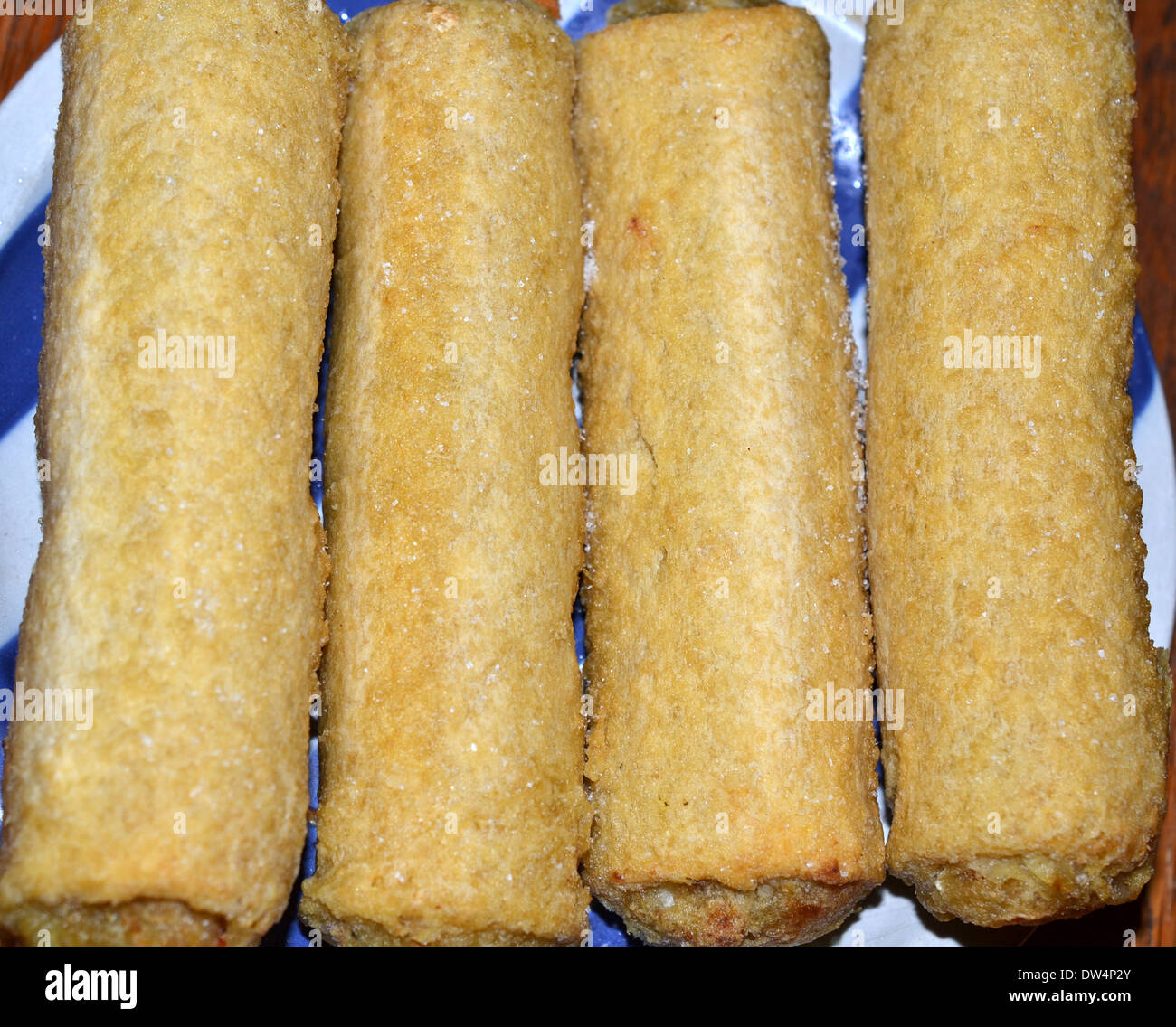 Vier Chiko Rollen. Die Roll-Chiko ist eine australische herzhaften Snack, inspiriert von der chinesischen Frühlingsrolle und Frühlingsrollen Stockfoto