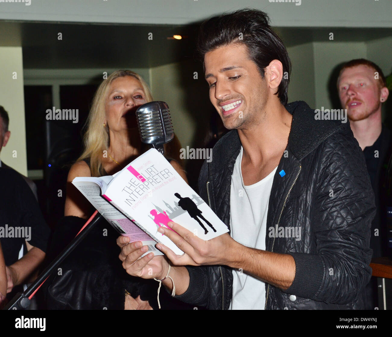 Ollie Locke Jean Smith "The Flirt Interpreter" Buch-Launch-Party an der Jahrhundert Club London, England - 08.10.12 Featuring: Ollie Locke wo: London, Vereinigtes Königreich bei: 8. Oktober 2012 Stockfoto