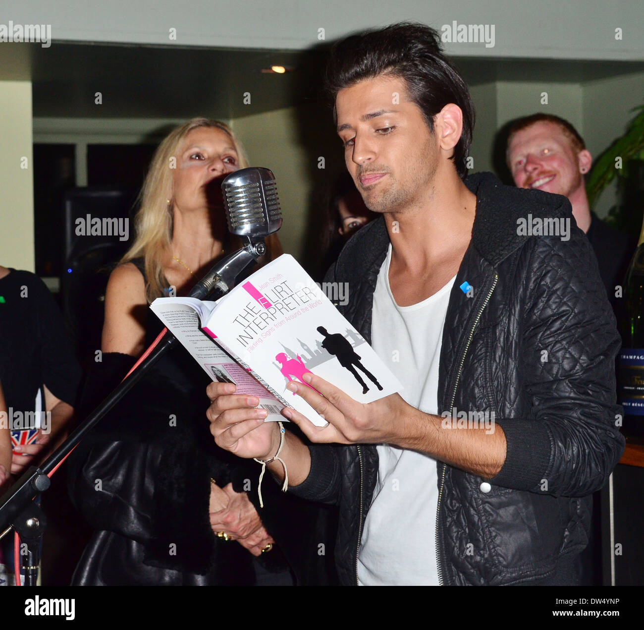 Ollie Locke Jean Smith "The Flirt Interpreter" Buch-Launch-Party an der Jahrhundert Club London, England - 08.10.12 Featuring: Ollie Locke wo: London, Vereinigtes Königreich bei: 8. Oktober 2012 Stockfoto