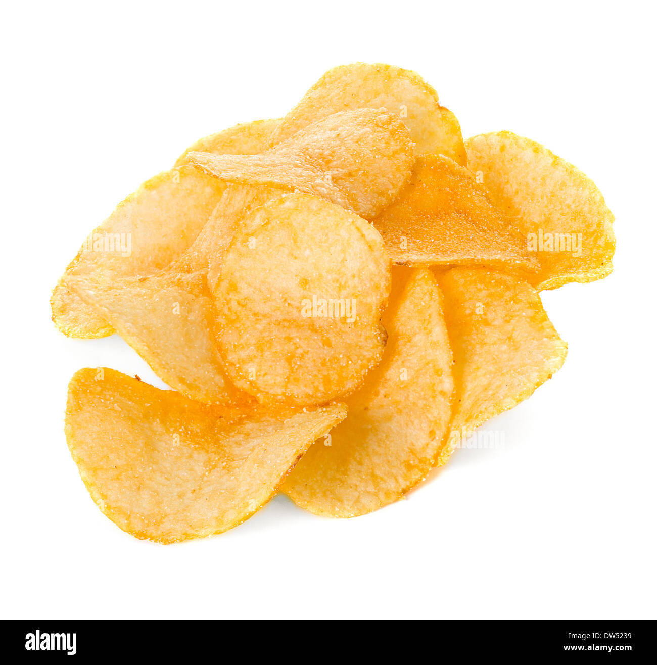 Kartoffel-Chips, die isoliert auf weißem Hintergrund Stockfoto