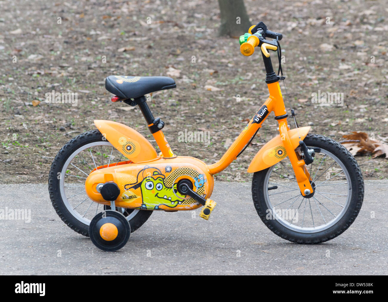Gelbe Kinder Fahrrad Stockfoto