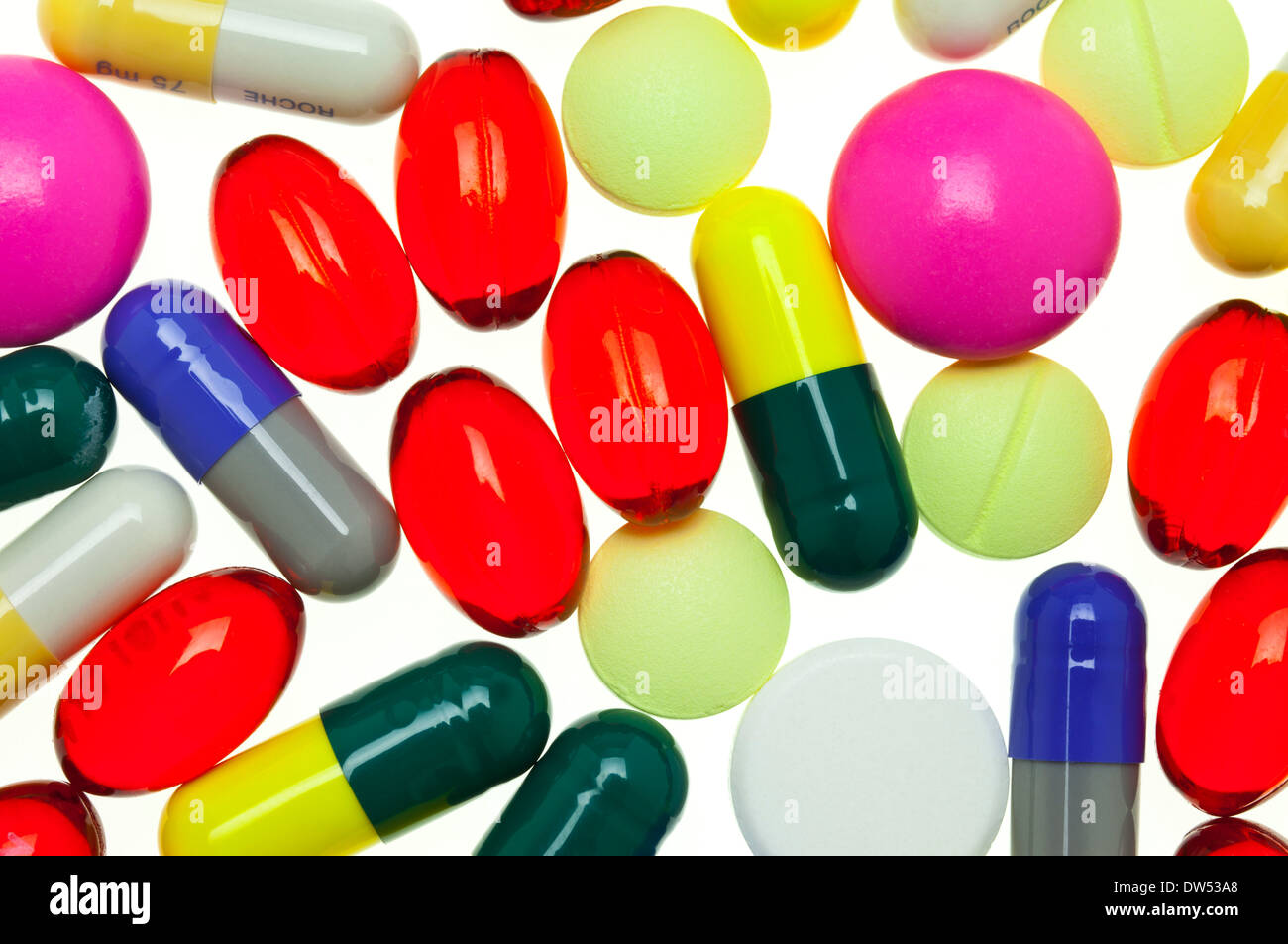 Viele bunte verschiedene Medikamente TABLETTEN KAPSELN Medikamente Pillen auf weißem Hintergrund Pille, Tablette, Kapsel, Medikament Stockfoto