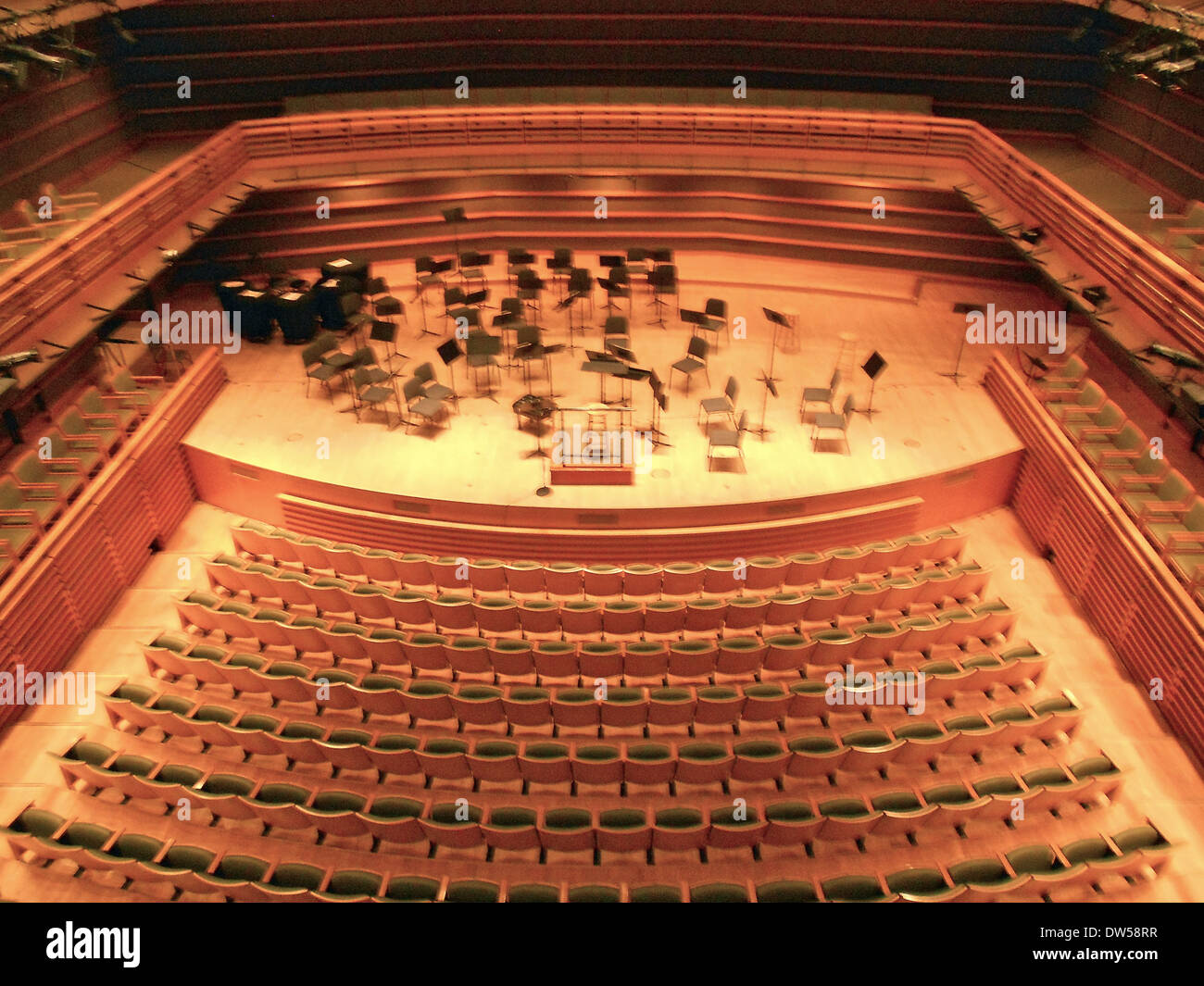 Die Perleman Hall befindet sich im Kimmel Center for the Performing Arts in Philadelphia und ist ein erstklassiger Veranstaltungsort für Konzerte und Veranstaltungen. Es ist bekannt für seine akustische Exzellenz, die klassische Musik und kulturelle Veranstaltungen in einer erstklassigen Umgebung bietet. Stockfoto