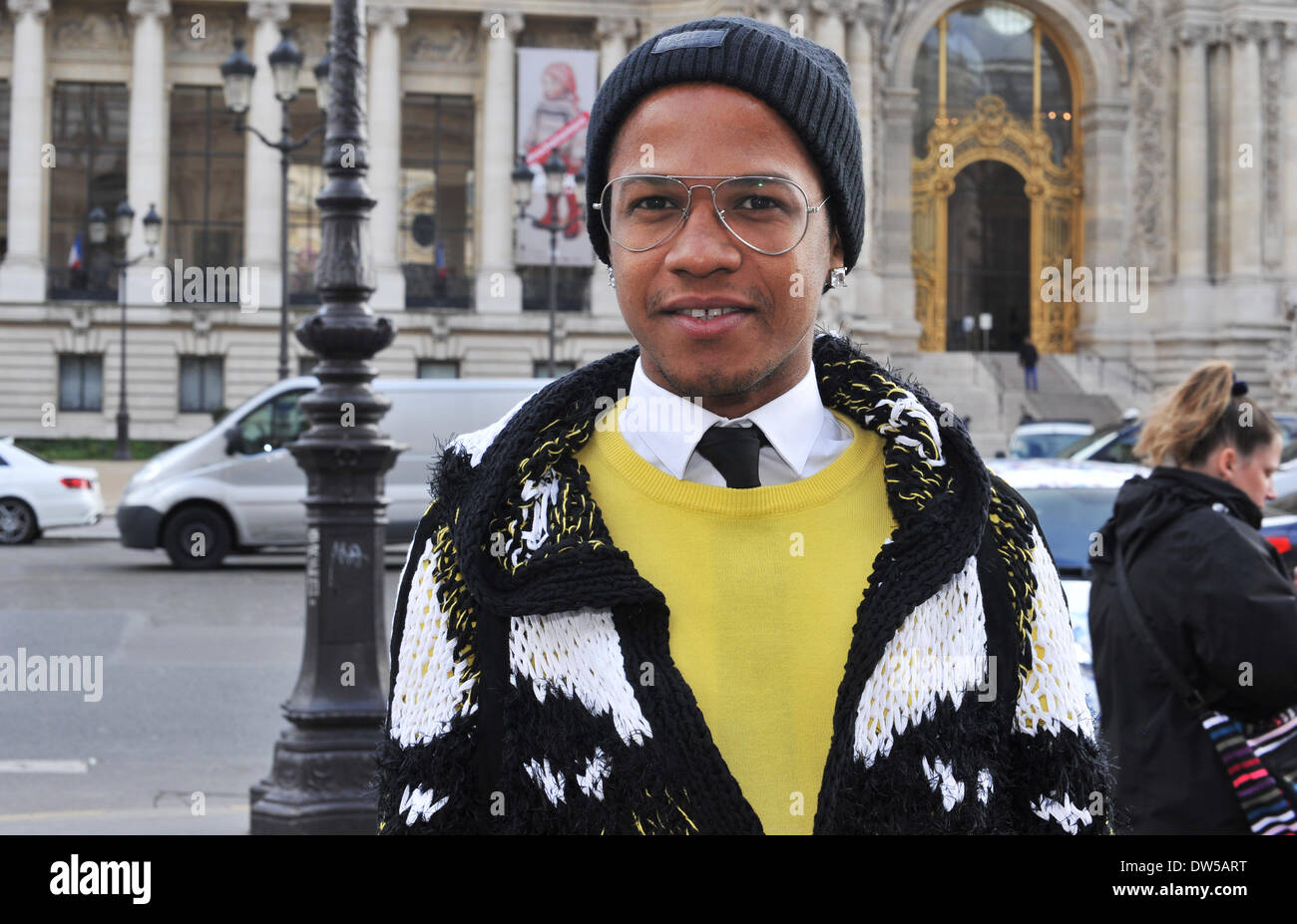 Abraão Ferreira posiert auf der Straße außerhalb der Guy Laroche-Show während der Paris Fashion Week - 26. Februar 2014 - Foto: Start-und Landebahn Manhattan/Celine Gaille Stockfoto