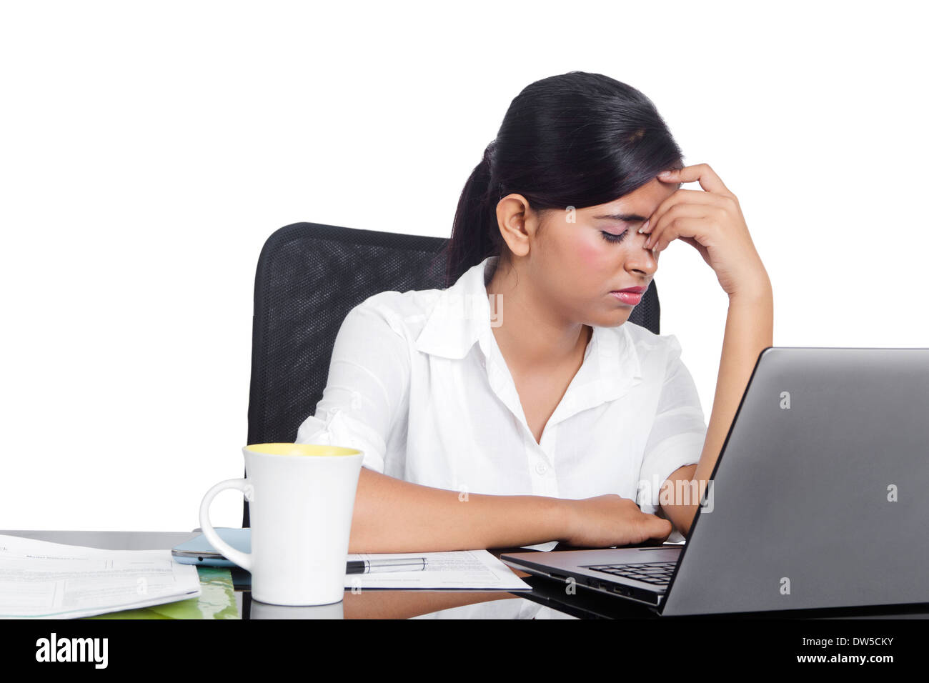 indische Business Frau Kopf Schmerzen Stockfoto