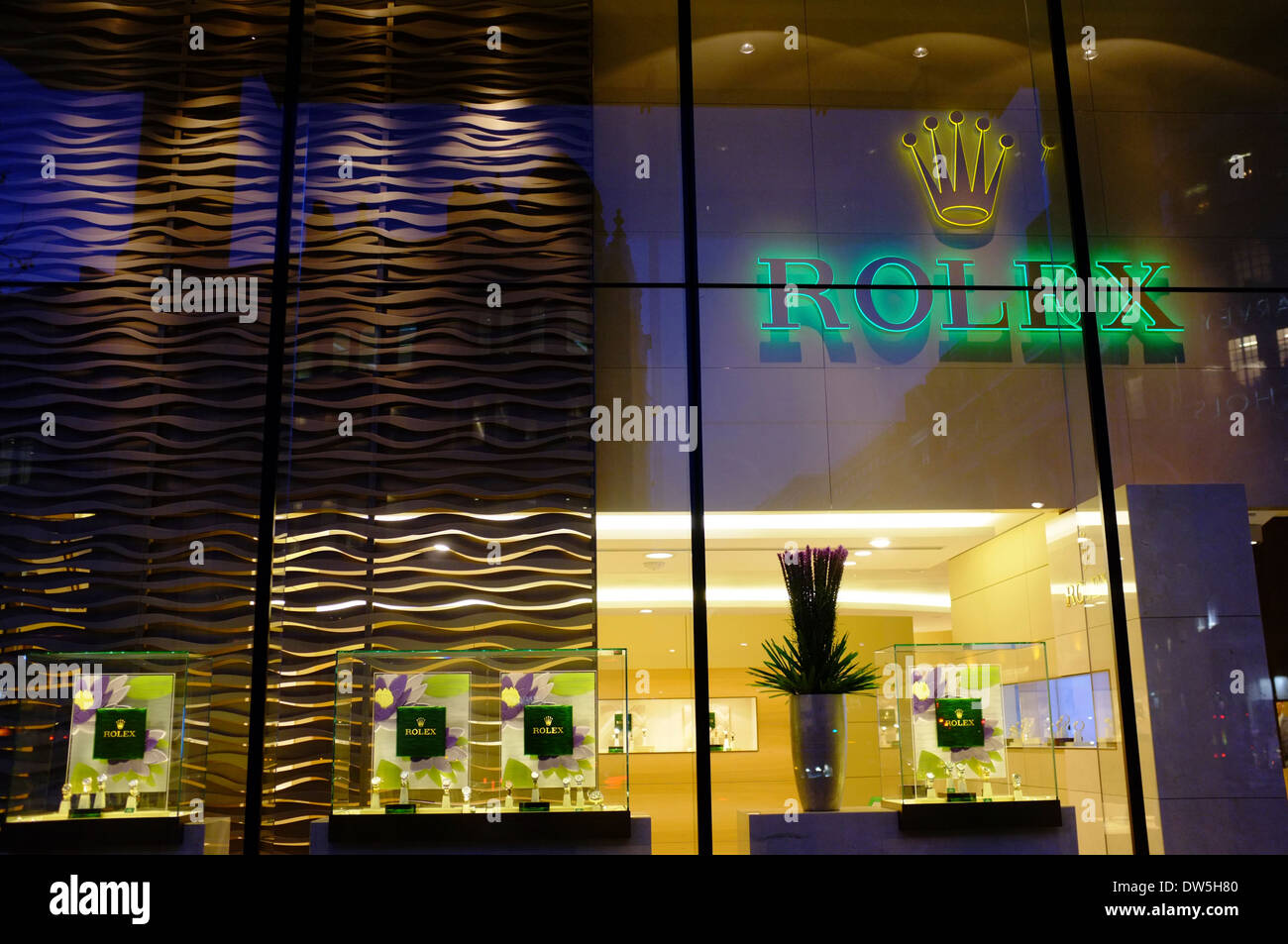 Rolex-Designer Uhren-Shop in Nightsbridge, London, UK Stockfoto