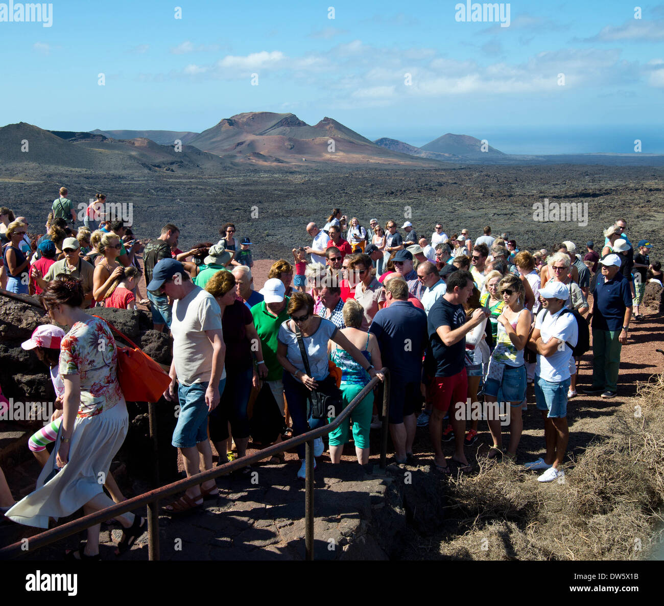 Lanzarote Timanfaya Nationalpark Vulkan, Massen von Menschen Stockfoto