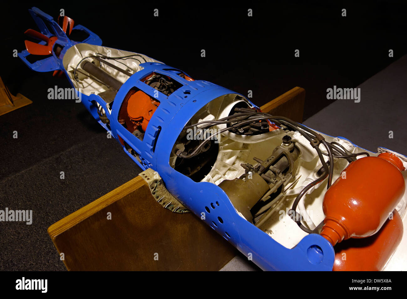 Torpedo torpedo Fotos und Bildmaterial in hoher Auflösung Alamy