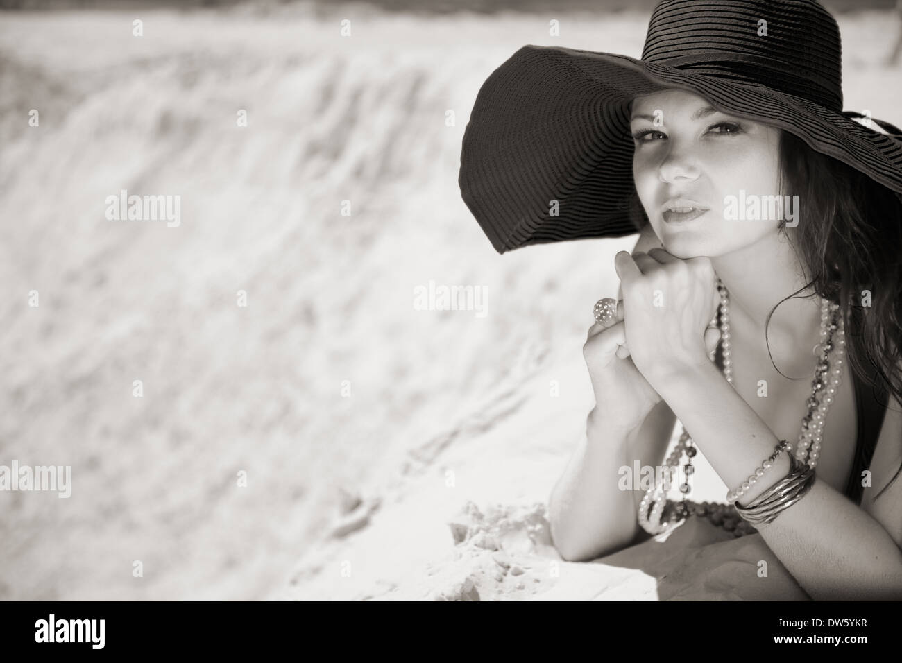 Sommer-Porträt von attraktiven Frau im Badeanzug Stockfoto