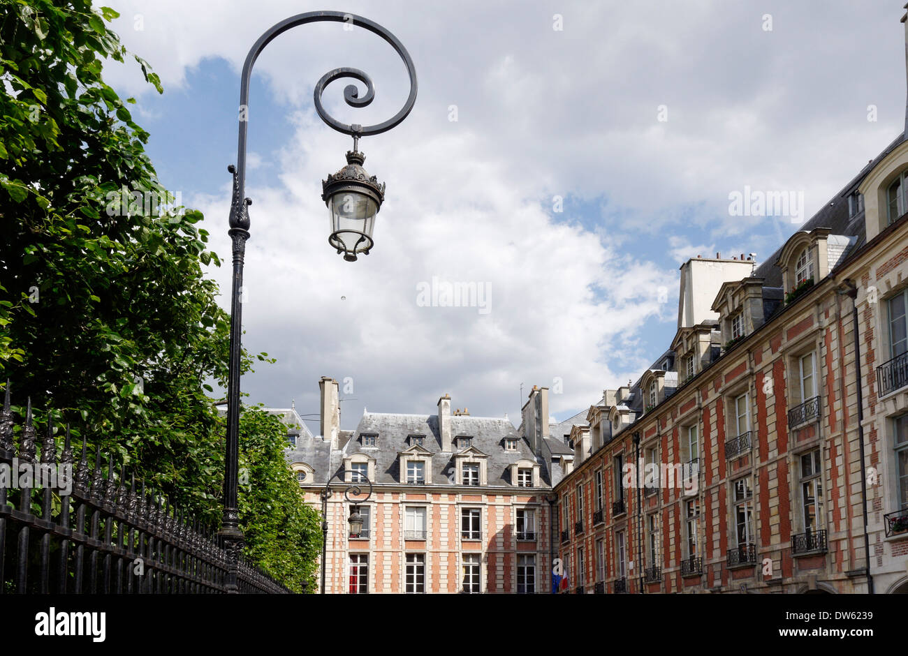 Gebäude in Place des Vosges, Paris Stockfoto