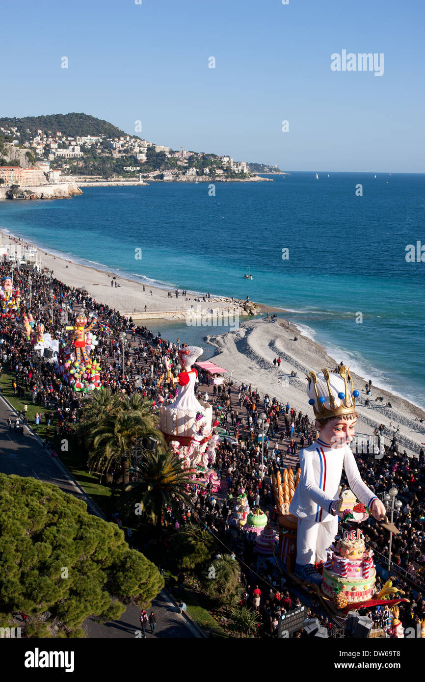 Karneval Parade von Nizza im Jahr 2014, der König auf der Promenade des Anglais. Nizza, Alpes-Maritimes, Französische Riviera, Frankreich. Stockfoto