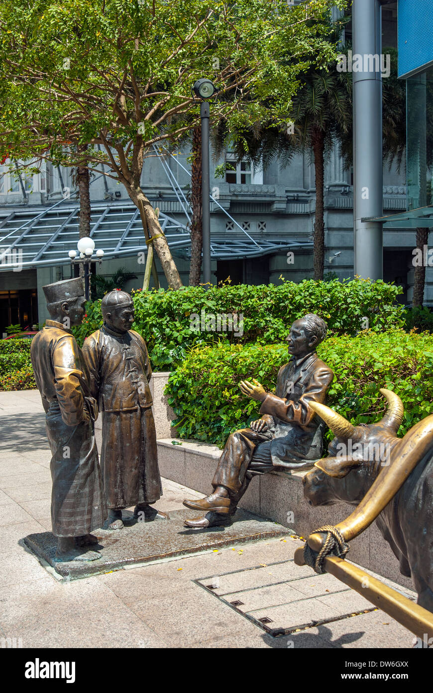 Der Fluss Kaufleute Skulptur, Maybank Turm, Singapur Stockfoto