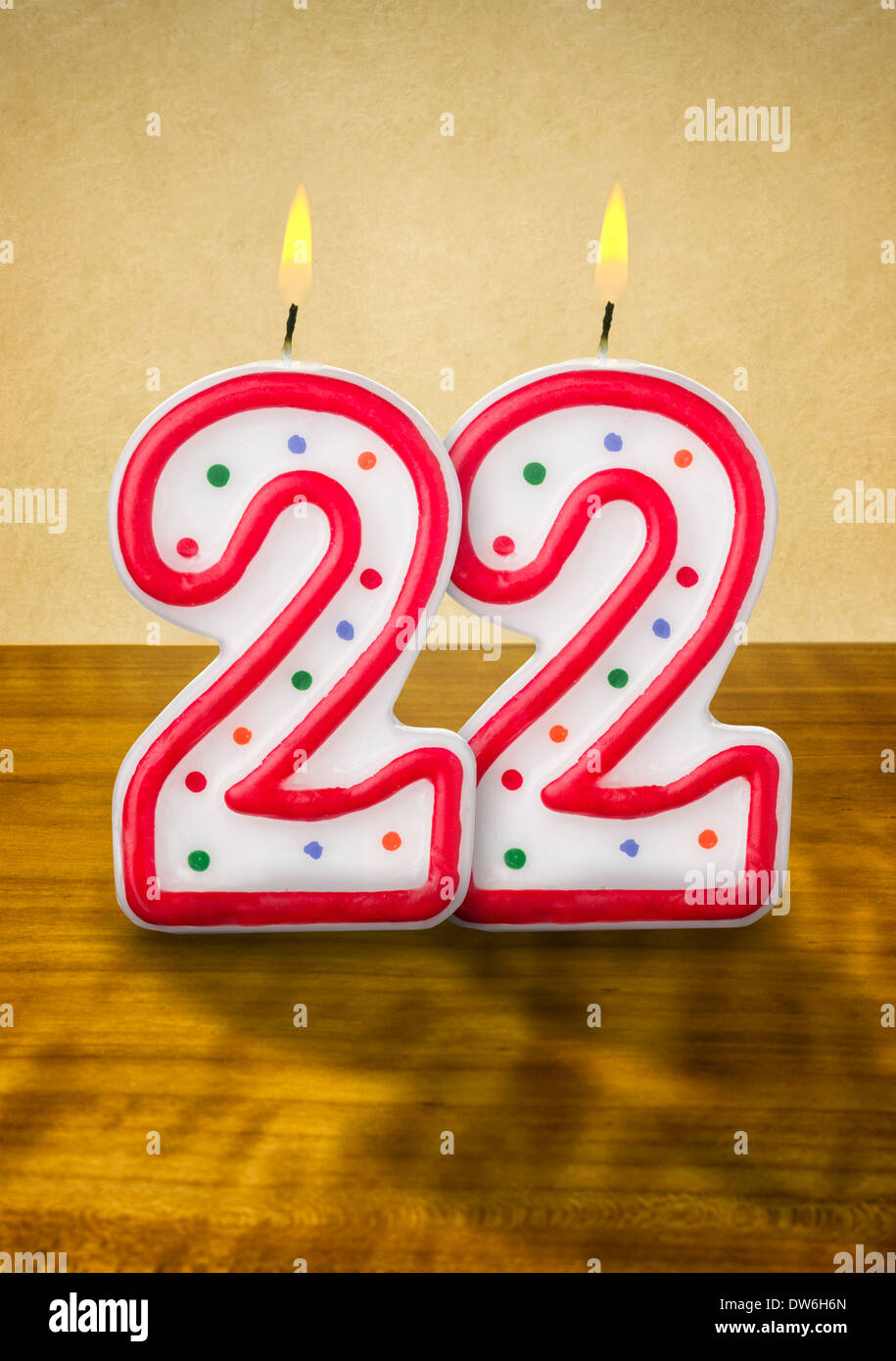 Brennende Geburtstag Kerzen Nr. 22 Stockfoto