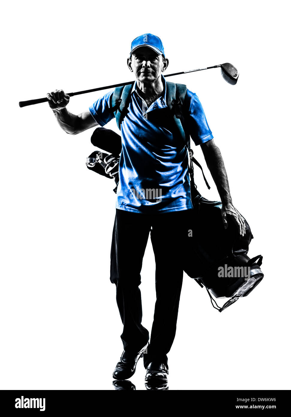 ein Mann Golfer Golf Golfbag zu Fuß in Silhouette Studio isoliert auf weißem Hintergrund Stockfoto