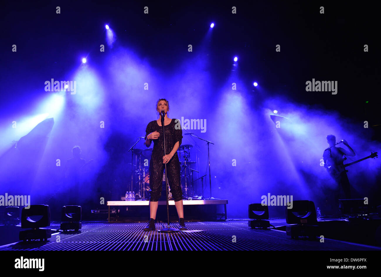 Norfolk, Virginia, USA. 28. Februar 2014. Sängerin AJA VOLKMAN "Nico Vega" live im Center konstant. Bildnachweis: Jeff Moore/ZUMA Wire/ZUMAPRESS.com/Alamy Live-Nachrichten Stockfoto