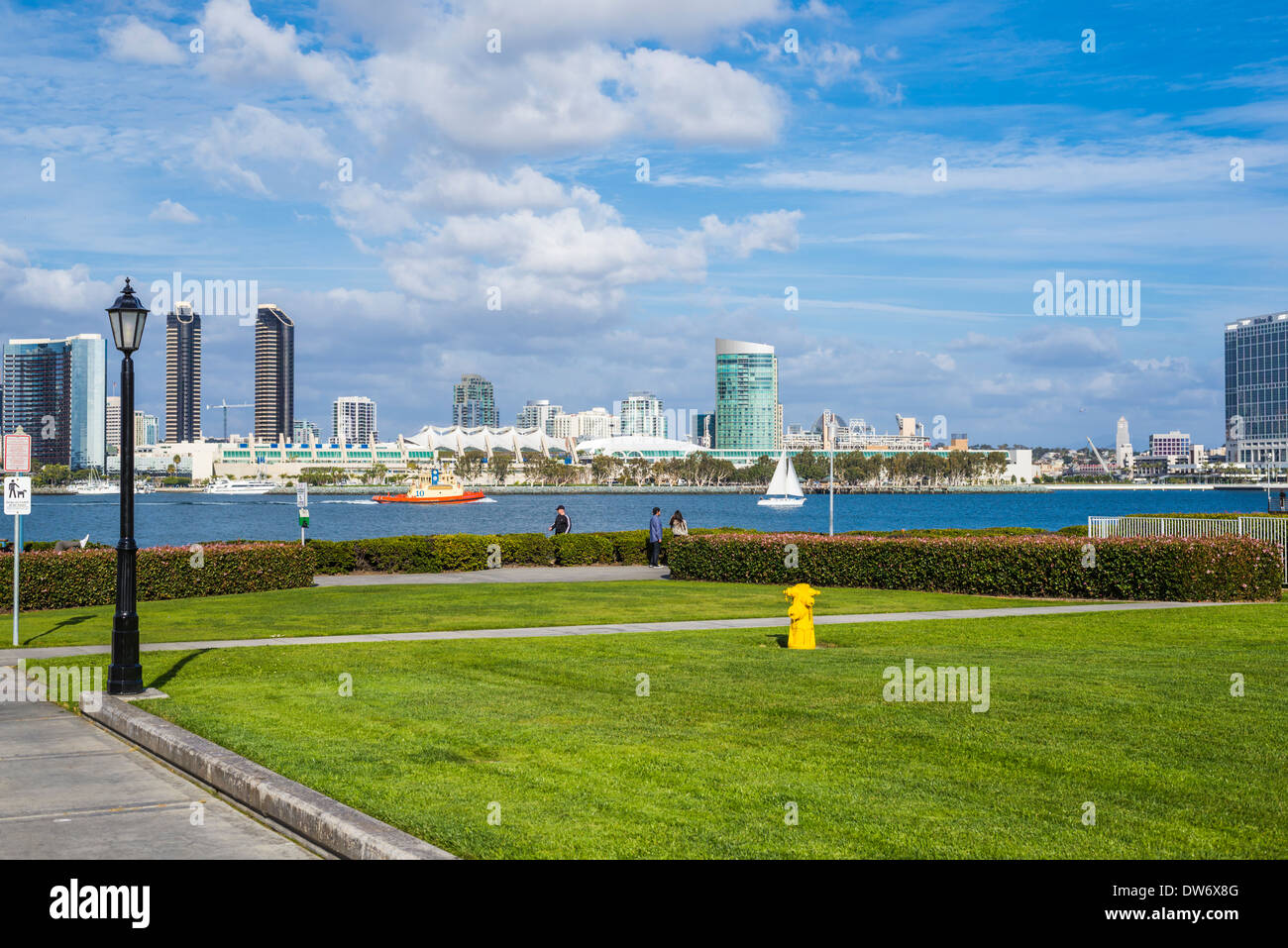 Centennial Park und Blick auf den Hafen von San Diego. Von Coronado, Kalifornien, Vereinigte Staaten von Amerika. Stockfoto