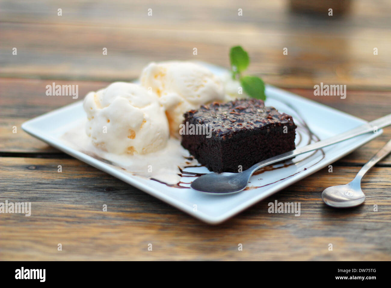 Chocolate brownie dessert -Fotos und -Bildmaterial in hoher Auflösung ...