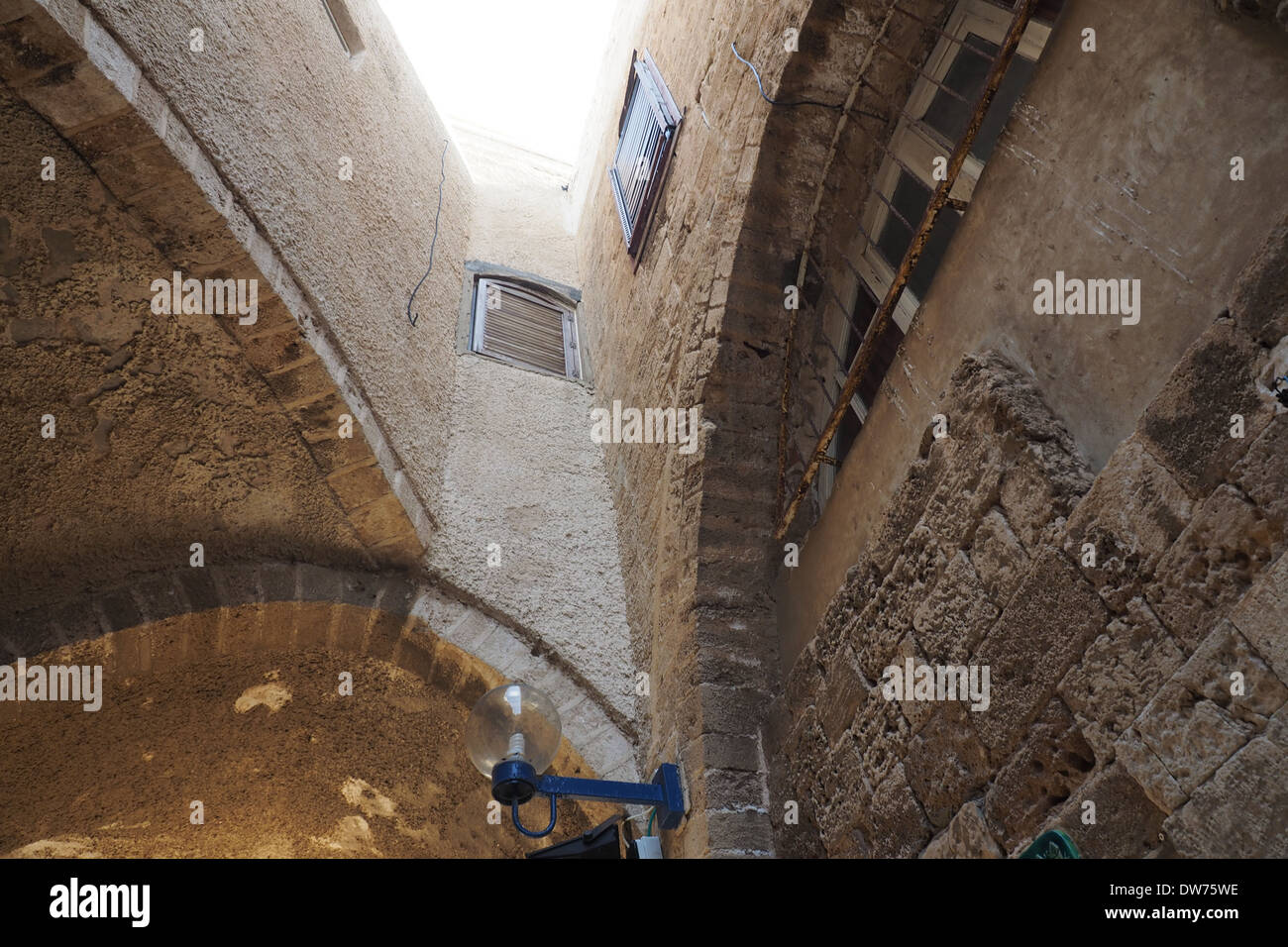Bögen, die Gassen in der Künstler Viertel von Jaffa, Tel Aviv treffen Stockfoto