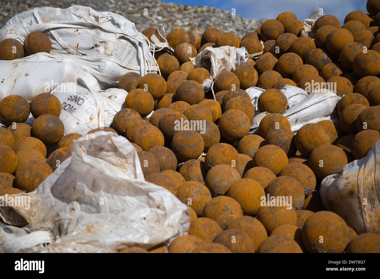Schwere kugeln -Fotos und -Bildmaterial in hoher Auflösung – Alamy