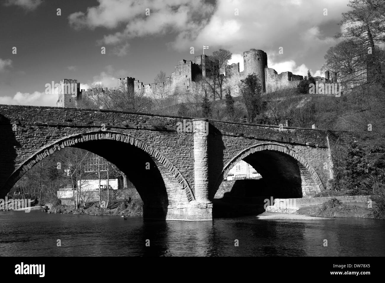 Fluß Teme, Dinham Brücke und Ludlow Castle, Ludlow Stadt, Grafschaft Shropshire, England, UK Stockfoto