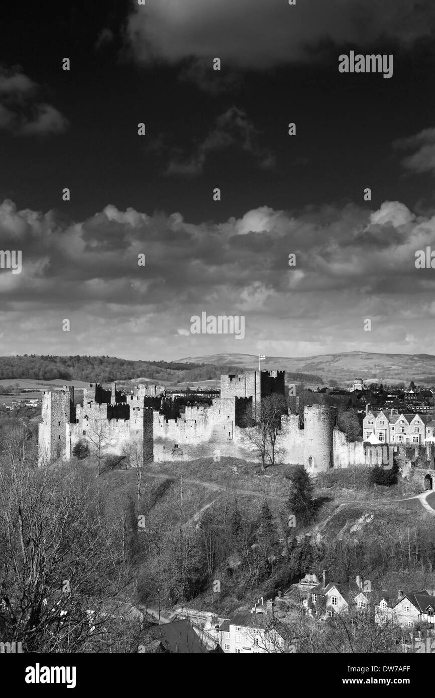 Frühling, Ludlow Castle, Ludlow Stadt, Grafschaft Shropshire, England, UK Stockfoto
