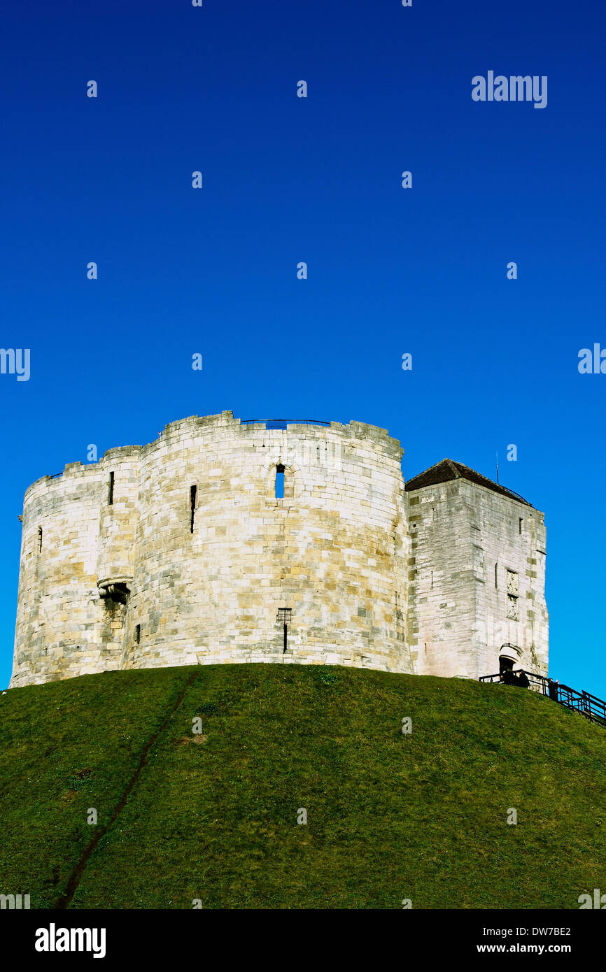 Klasse 1 aufgeführten Cliffords Turm Bergfried der ehemaligen York Castle North Yorkshire England Europa Stockfoto