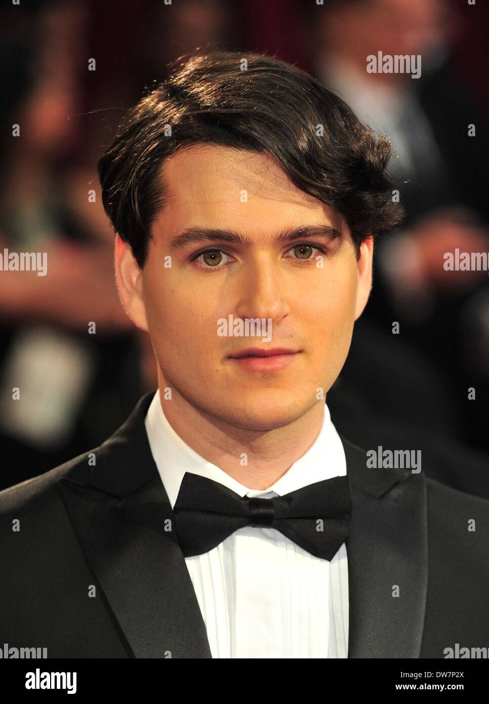 Los Angeles, CA. 2. März 2014. Ezra Koenig bei der Ankunft für die 86th Annual Academy Awards - Ankünfte 1 - Oscars 2014, der Dolby Theater in Hollywood und Highland Center, Los Angeles, CA 2. März 2014. Bildnachweis: Gregorio Binuya/Everett Collection/Alamy Live-Nachrichten Stockfoto