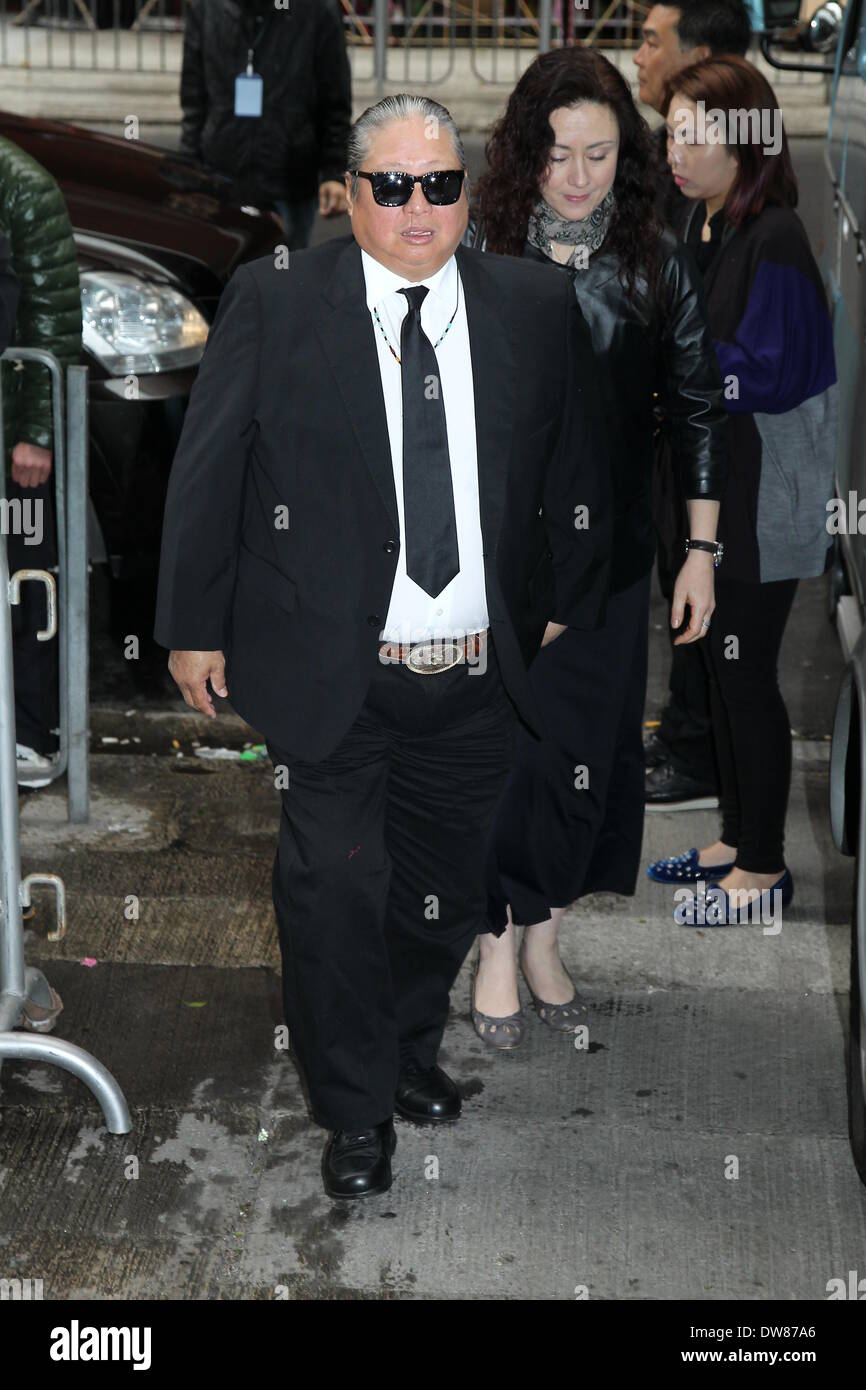 Hong Kong, China. 28. Februar 2014. Jackie Chan, Sammo Hung und Eric Tsang teilnehmen Beerdigung des Schauspielers Wu Ma in Hong Kong, China am Freitag, 28. Februar 2014. © TopPhoto/Alamy Live-Nachrichten Stockfoto