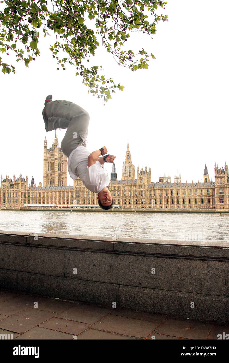 Stuntman Chase Armitage Saltos in London Stockfoto