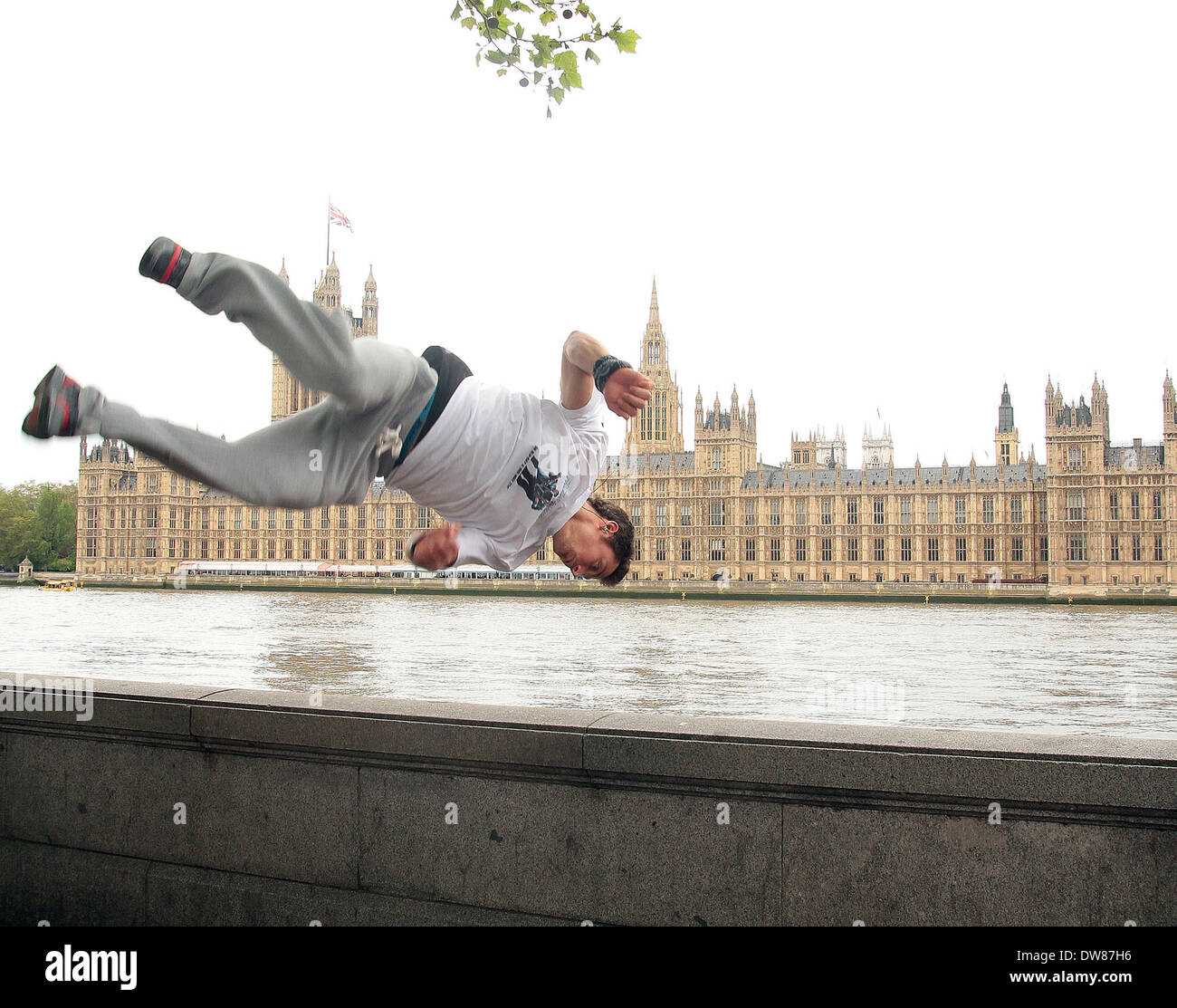 Stuntman Chase Armitage Saltos in London Stockfoto