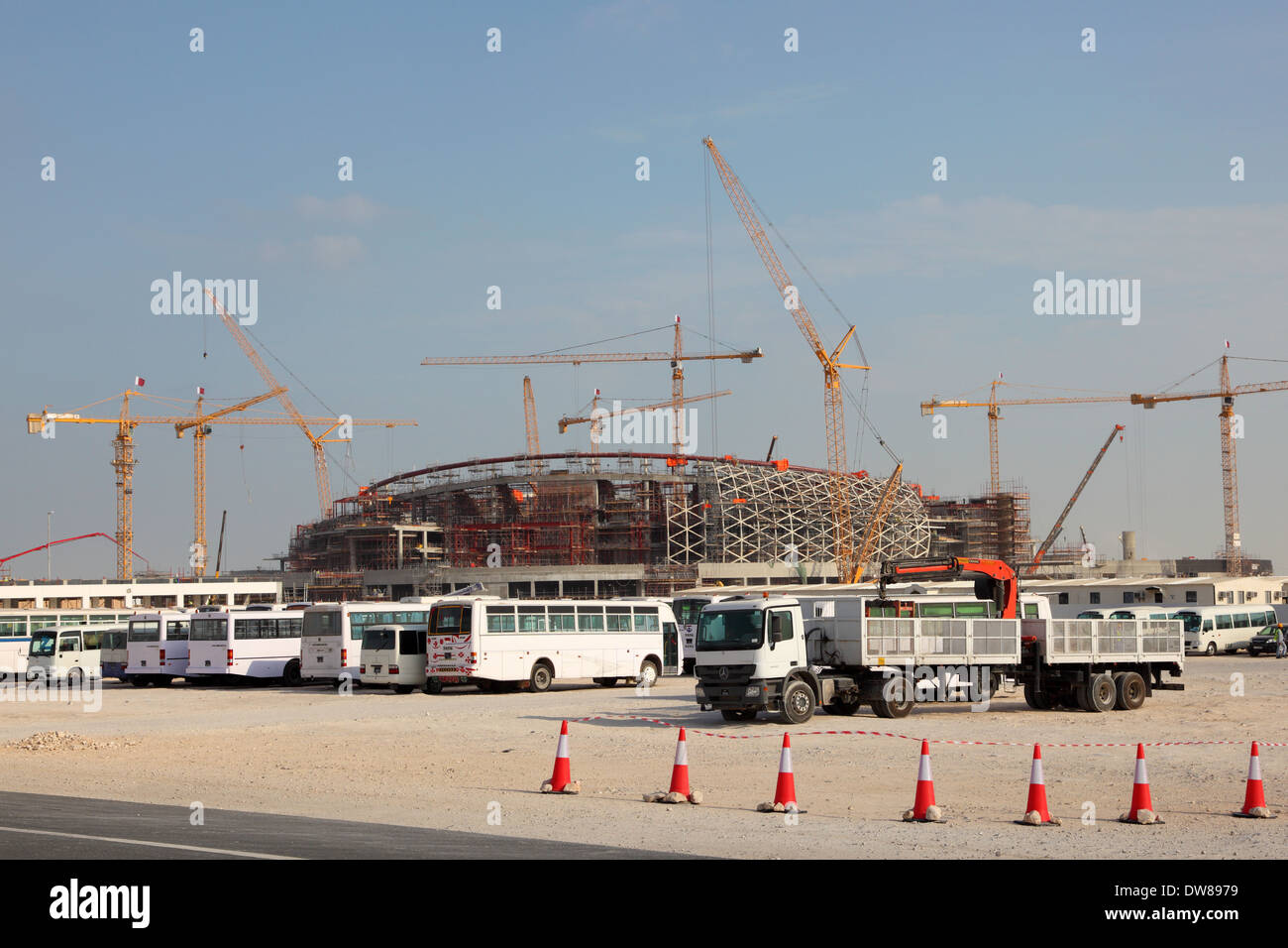 Bau eines Stadions in der Wüste von Katar, Nahost Stockfoto