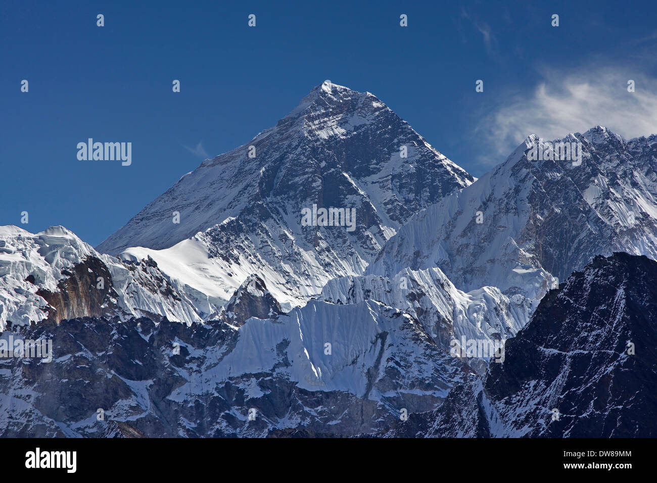 Besteigung des mount everest -Fotos und -Bildmaterial in hoher ...