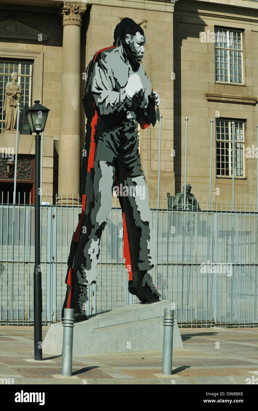 Johannesburg, Gauteng, Südafrika, Junge, Nelson Mandela Statue, Downtown, Boxtraining, historischen, Skulptur Marco Cianfanelli, Stadt, Apartheid Stockfoto