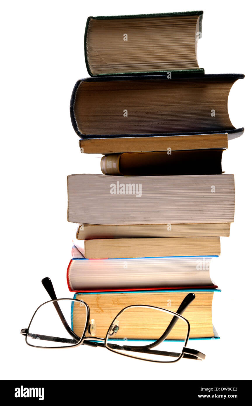 Stapel von Büchern und Lesebrille Stockfoto