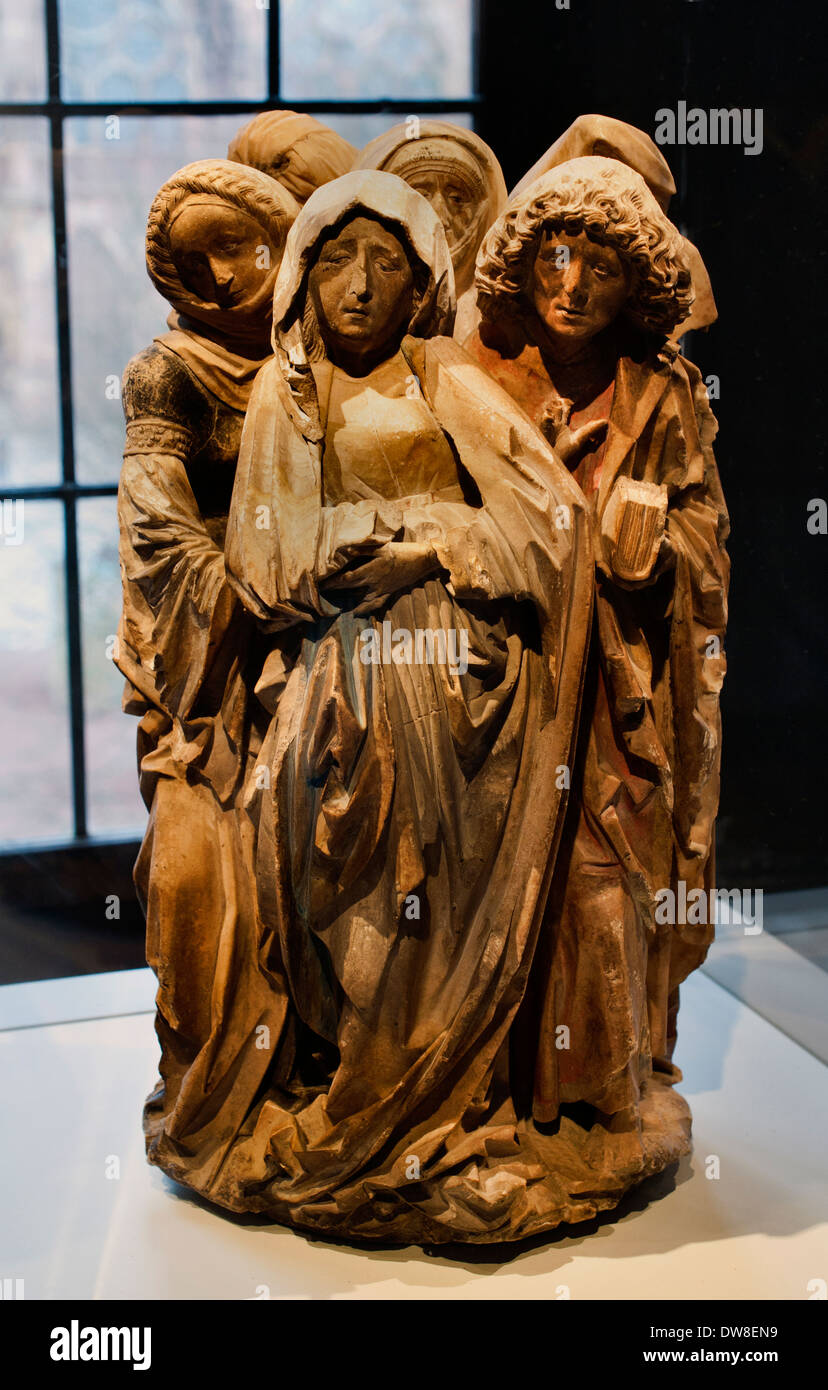 Figurengruppe aus einer Kreuzigung St John Jungfrau Maria mit der heiligen Frauen 1470 Holz Kathedrale Straßburg Frankreich Französisch Stockfoto