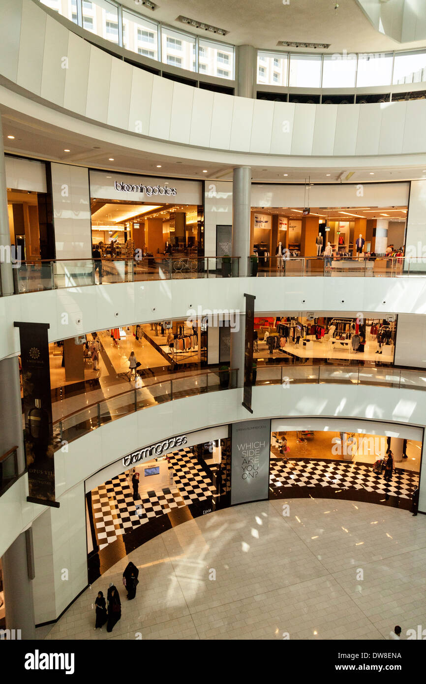 Kaufhaus Bloomingdales auf drei Ebenen, die Dubai Mall, Dubai, Vereinigte Arabische Emirate, Vereinigte Arabische Emirate-Nahost Stockfoto