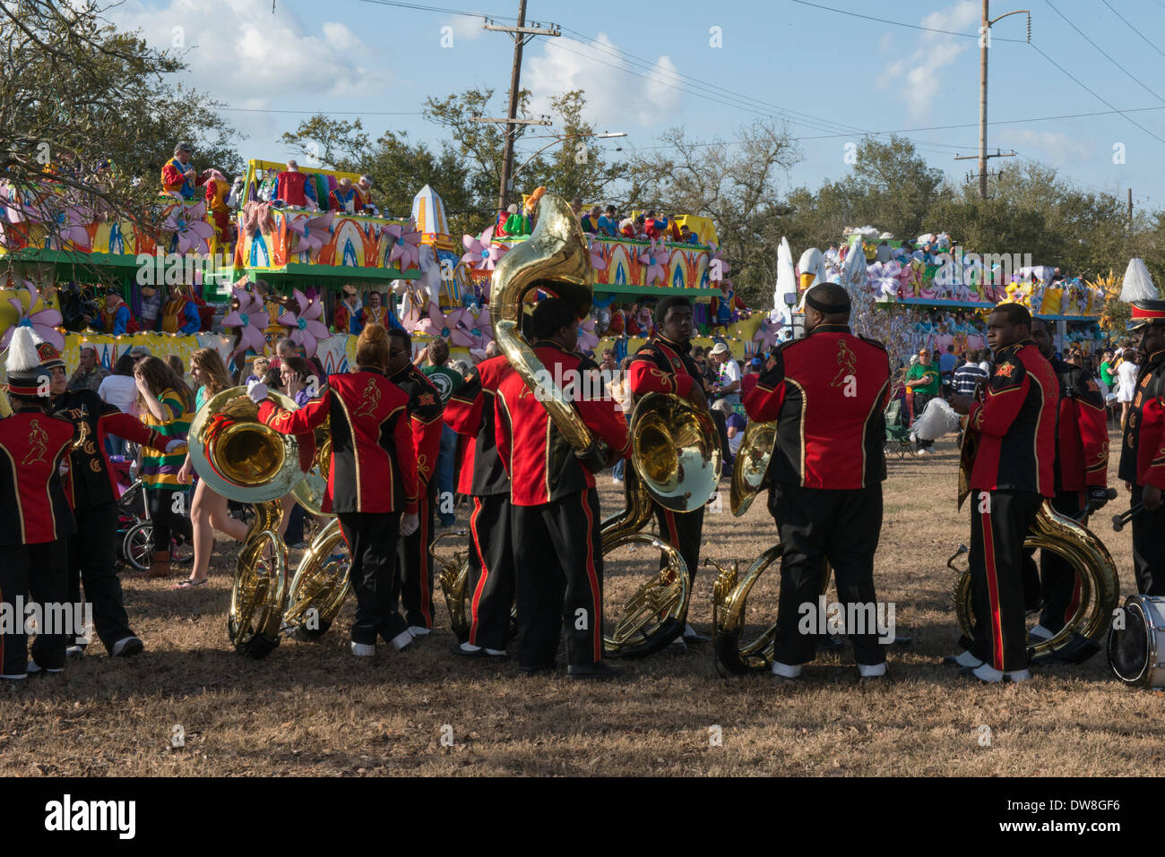 Karneval Krewe von Endymion bereitet sich auf die Samstag-Parade in der Lakeview/mid-city Staging-Bereich von New Orleans, Louisiana, Vereinigte Staaten von Amerika am 1. März 2014 beginnen. Stockfoto