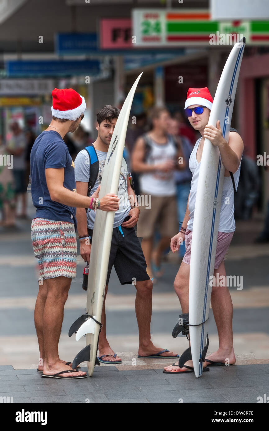 Surfer zu Weihnachten, Corso, Manly, Australien Stockfoto