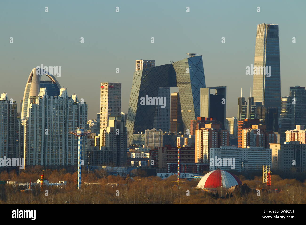 Peking China 4 Marz 14 Ein Klarer Himmel Ist Uber Peking Hauptstadt Von China 4 Marz 14 Gesehen Starke Winde Deaktiviert Den Himmel Am Dienstagmorgen Nach Dem Smog Die Stadt Zwei e