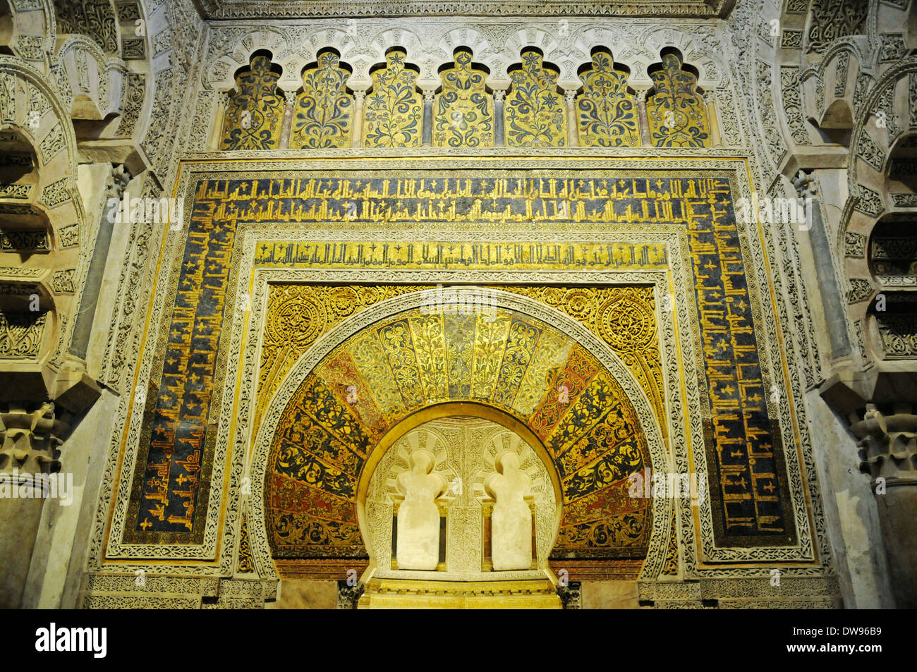 Arabische Ornamentik in der Mirhab islamische Gebetsnische, Moschee, Moschee-Kathedrale von Córdoba, Provinz Córdoba, Andalusien Stockfoto